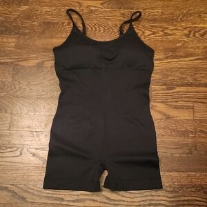 Oqq Classic Black Shape Wear